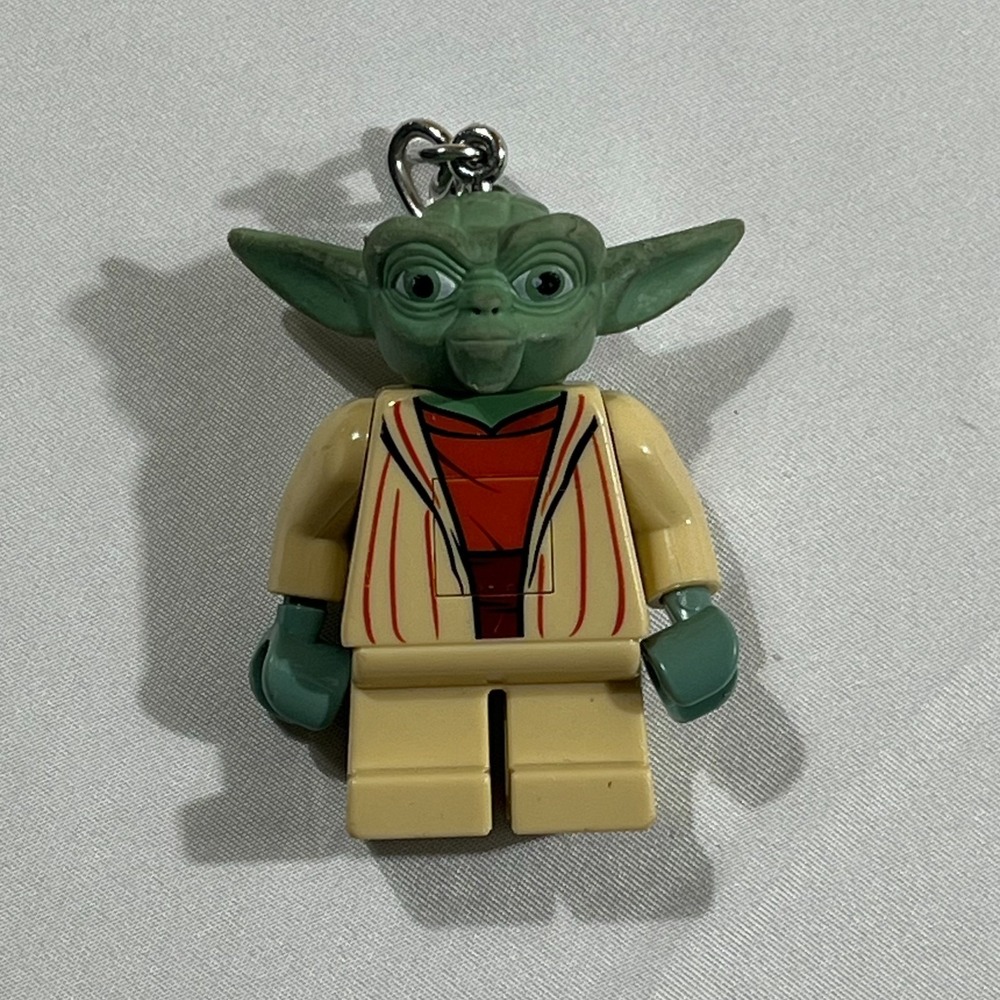 LEGO Star Wars Yoda Figure Keychain Flashlight LGL-KE11 2012 Collectible